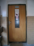 Vstupné dvere do budovy 2