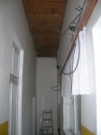 pôvodné stropy v chodbe budovy 2